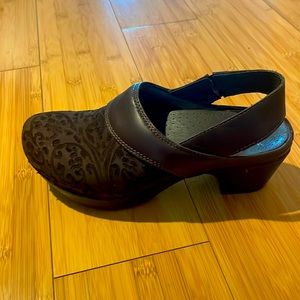 Dansko Pearl Brown Floral Women’s Clogs
